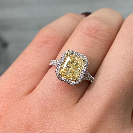 2.51ct Light Yellow Radiant Halo Diamond Engagement Ring